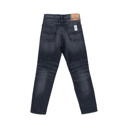 PLEATED JEANS